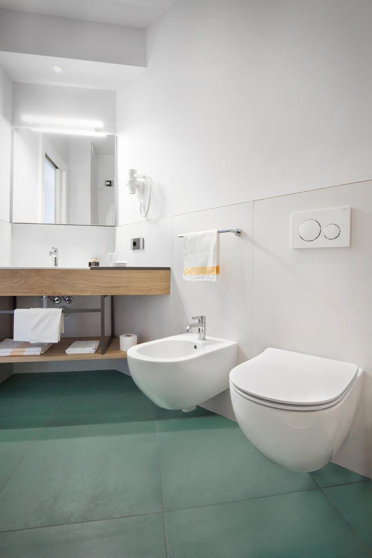 Hotel Gabbiano - Garda Lake Collection エクステリア 写真