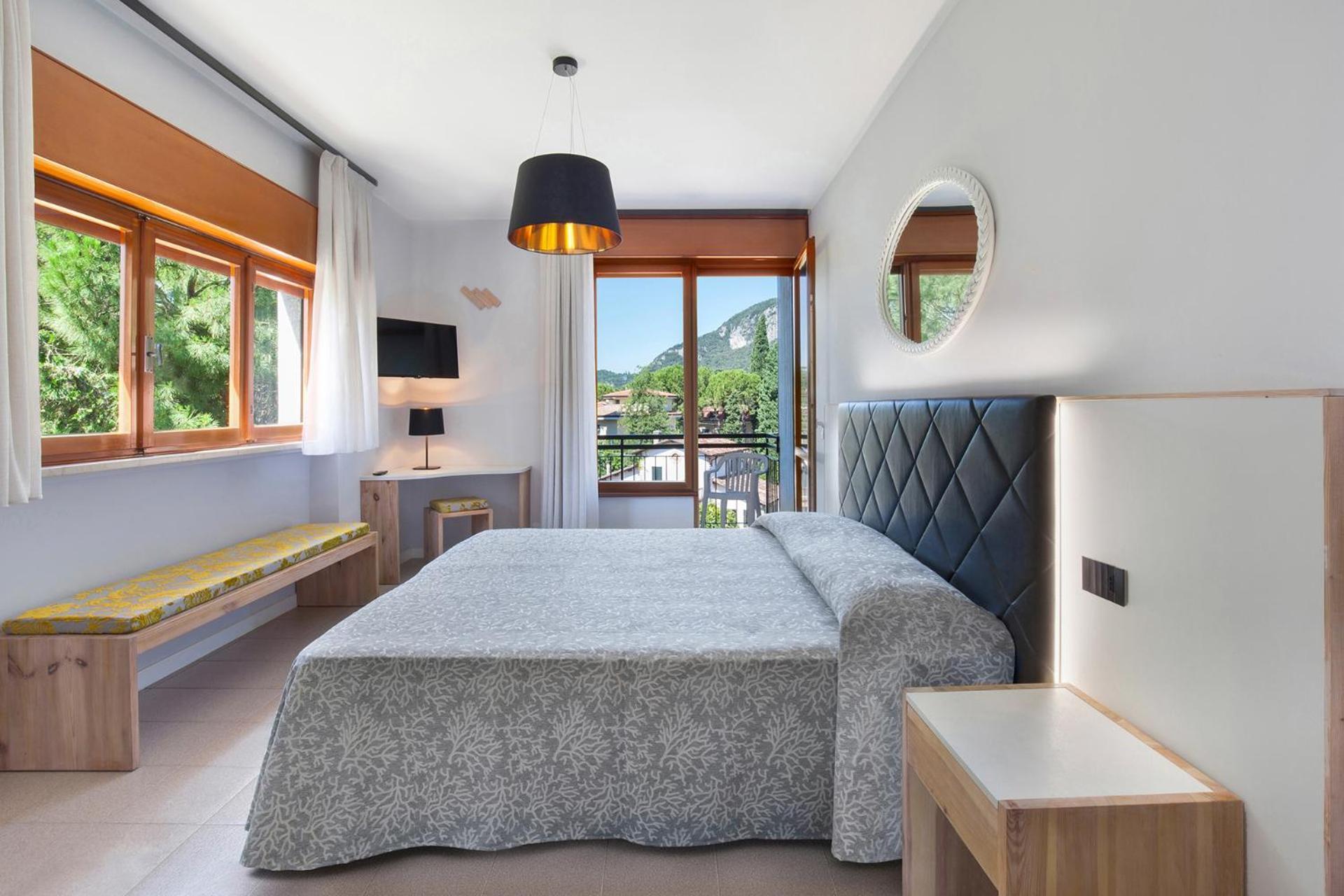 Hotel Gabbiano - Garda Lake Collection エクステリア 写真