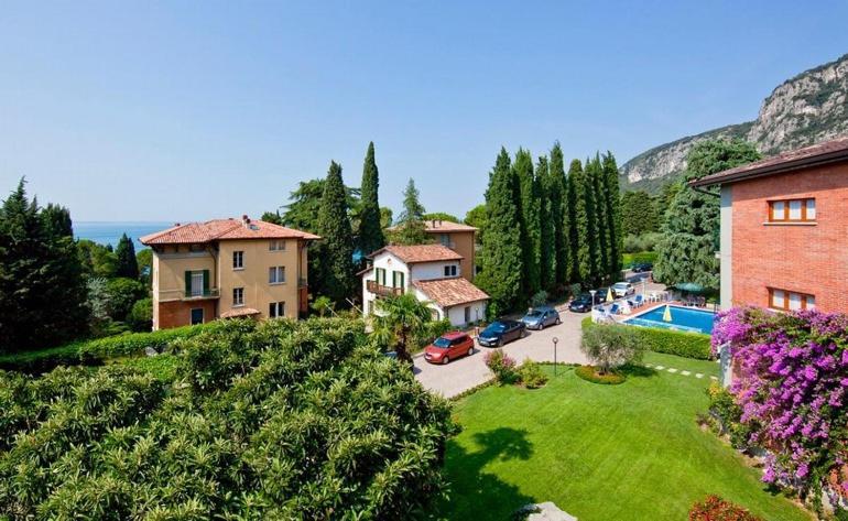 Hotel Gabbiano - Garda Lake Collection エクステリア 写真